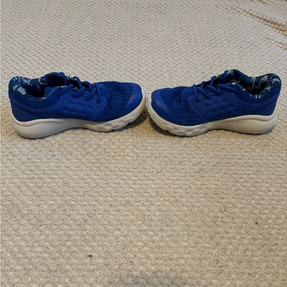 Under Armour Boys size 13k tennis shoes/sneakers - Picture 4 of 8